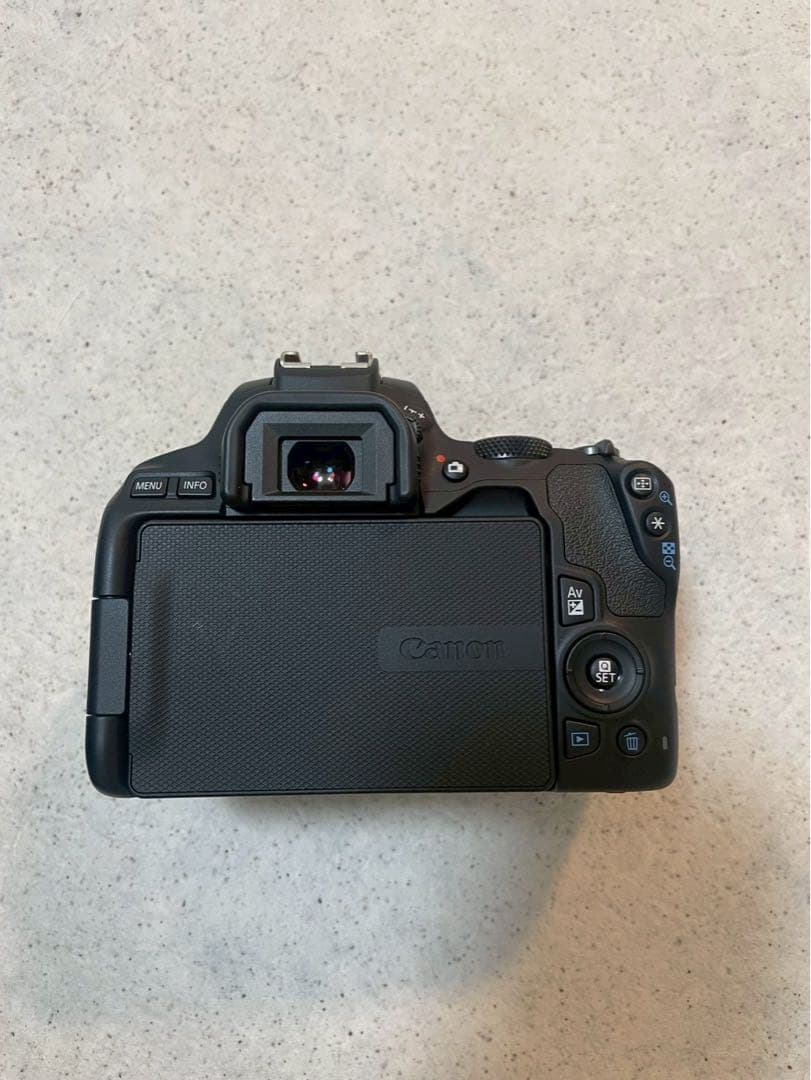 Canon EOS Kiss X10 デジタル一眼レフ 極上品