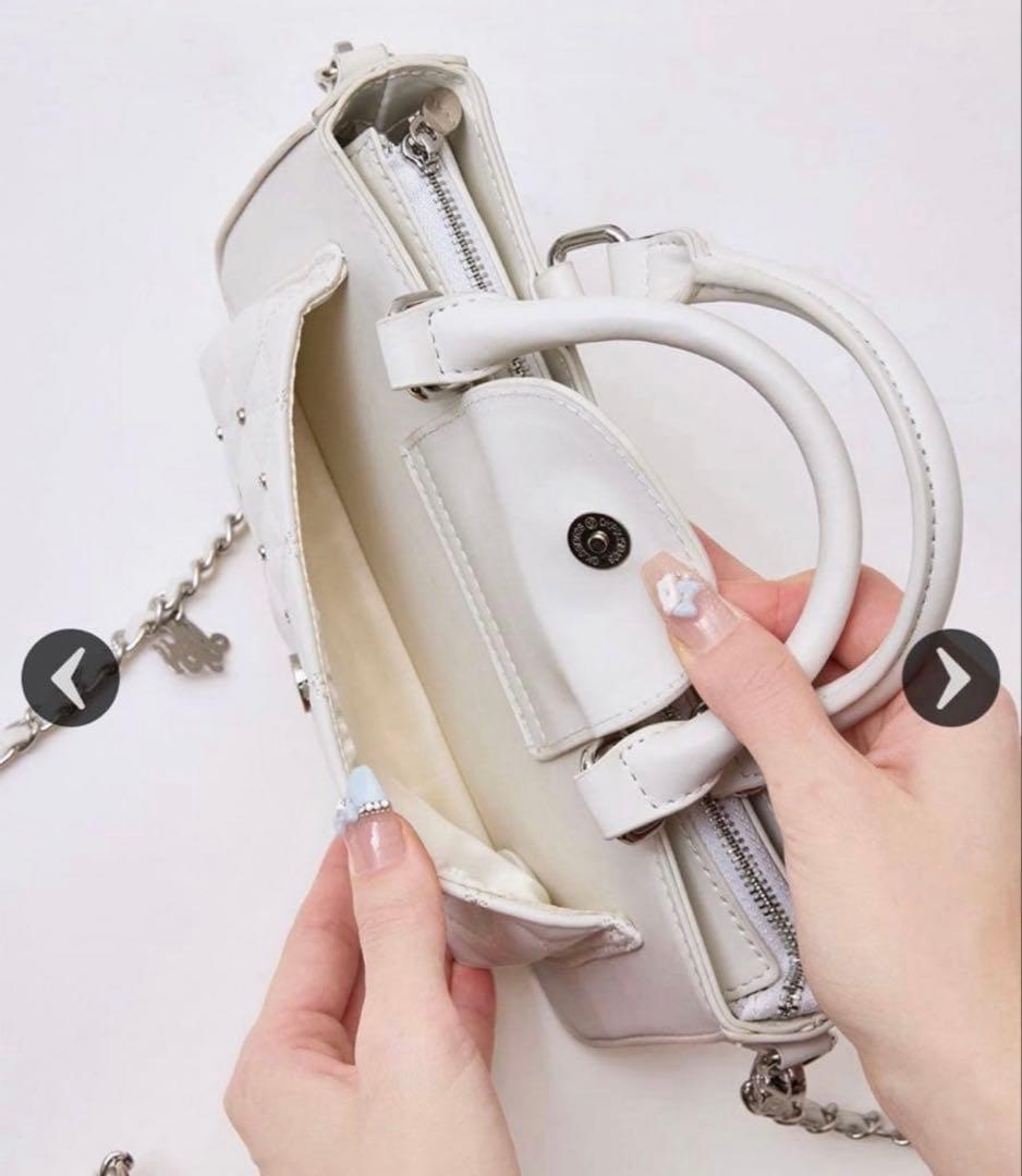 ミシェルマカロン マルチショルダーバック 白