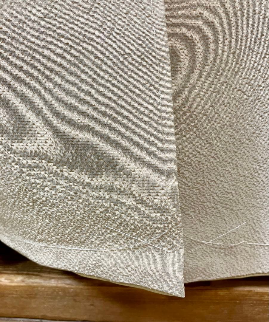 【未使用】裄丈66.5 身丈161 正絹 飛び柄小紋 パールトーン加工