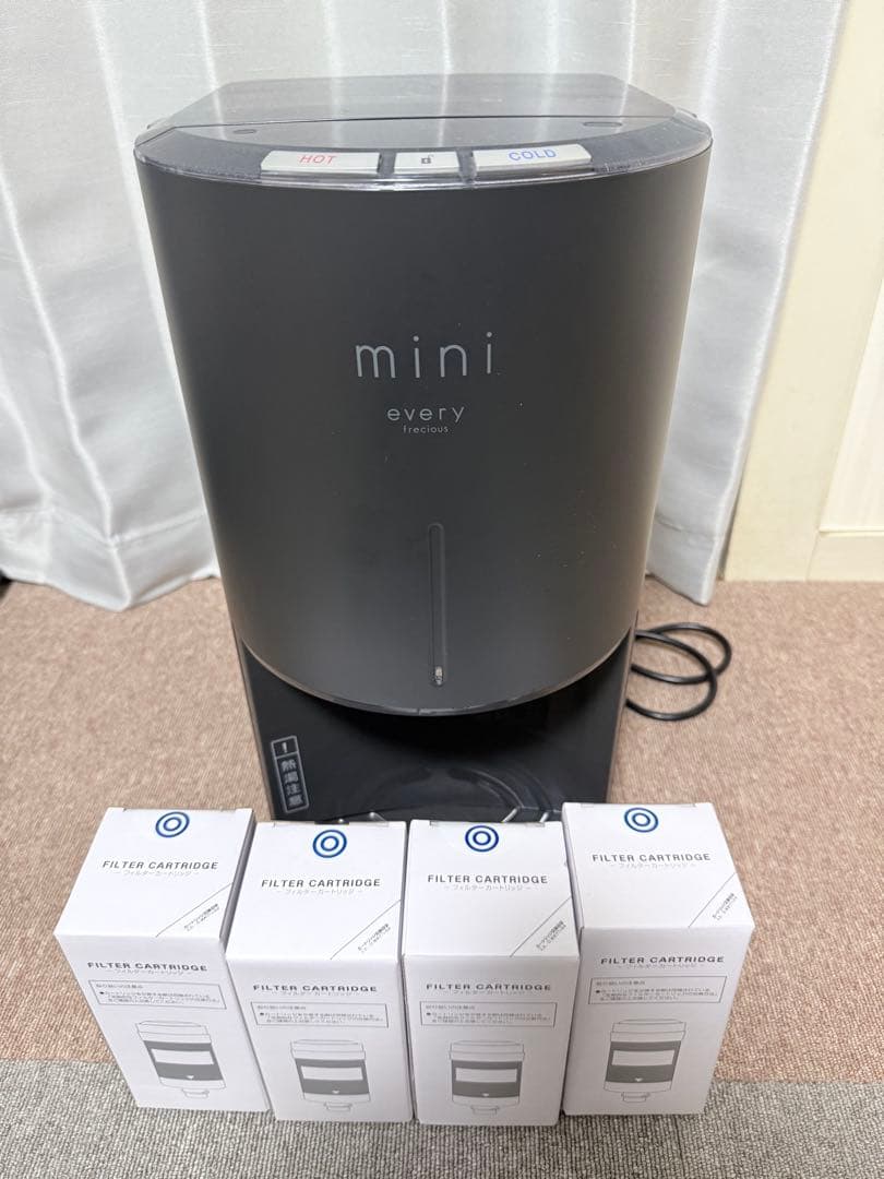 【美品】mini every 浄水器 ブラック 未使用カートリッジ4個付き