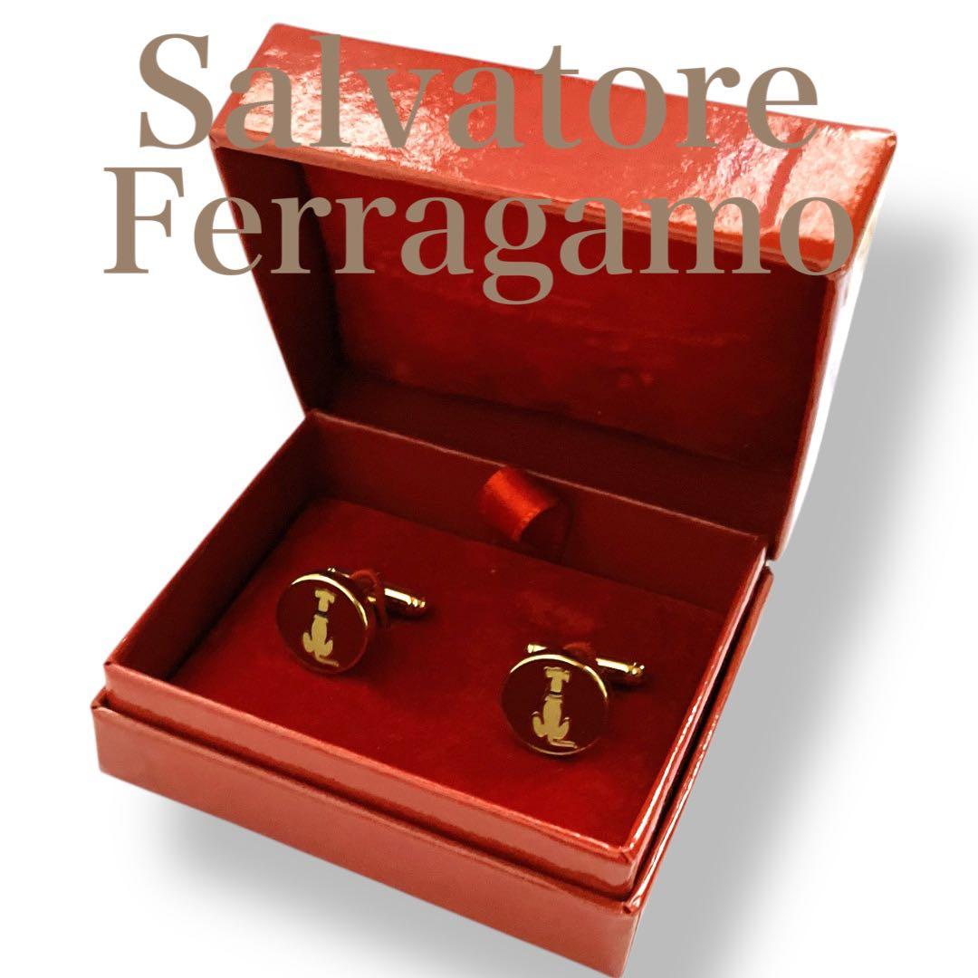 サルヴァトーレ フェラガモ 良品 イタリア製 スウィヴル式 ドッグ 犬 ゴールド
