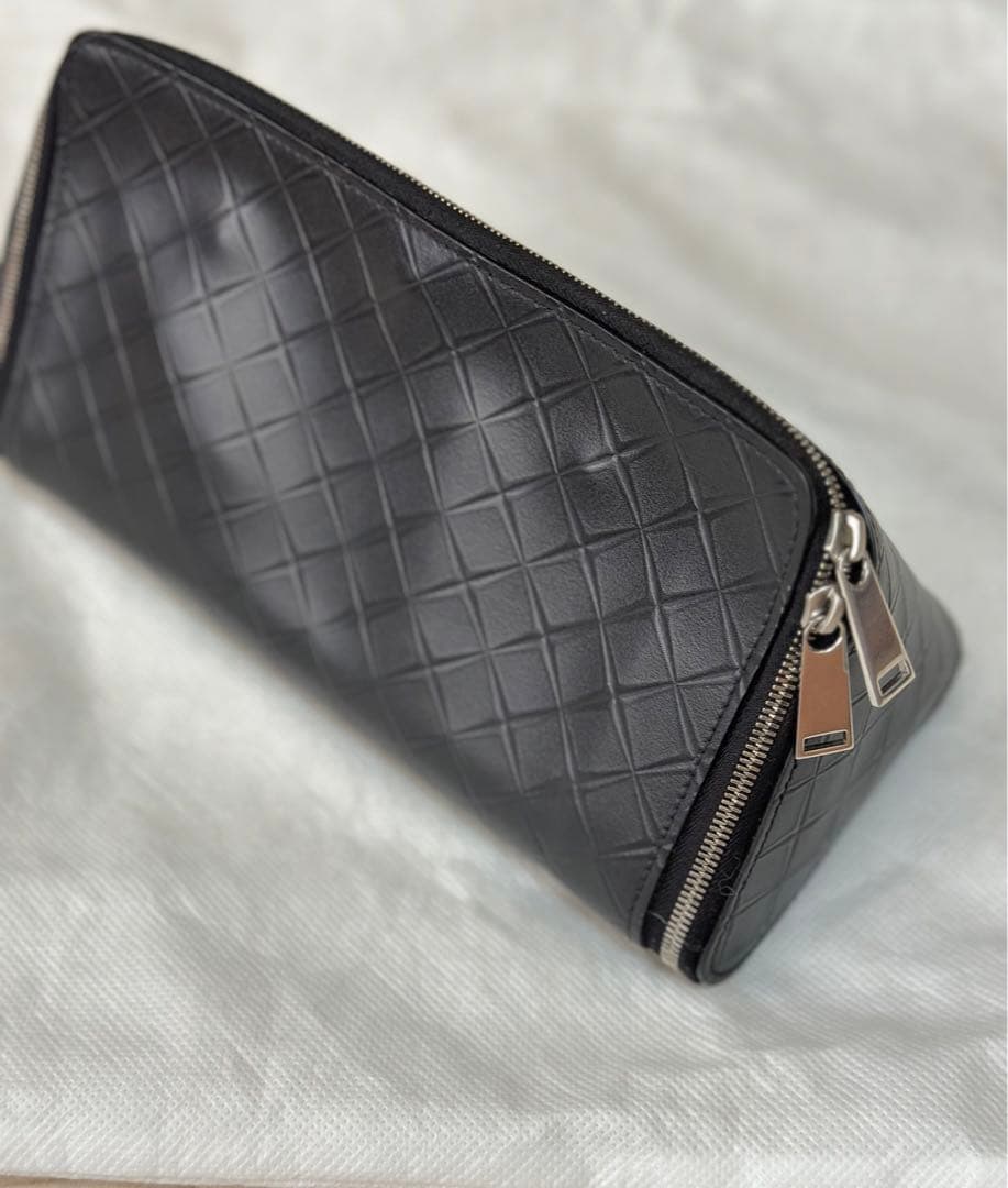 【極美品】ボッテガヴェネタ　クラッチバッグ　三角ポーチ