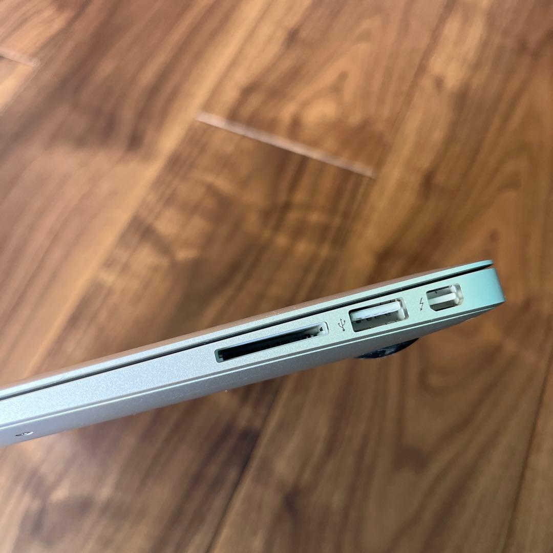 MacBook本体 MacBookAir (13-inch, Early 2014)