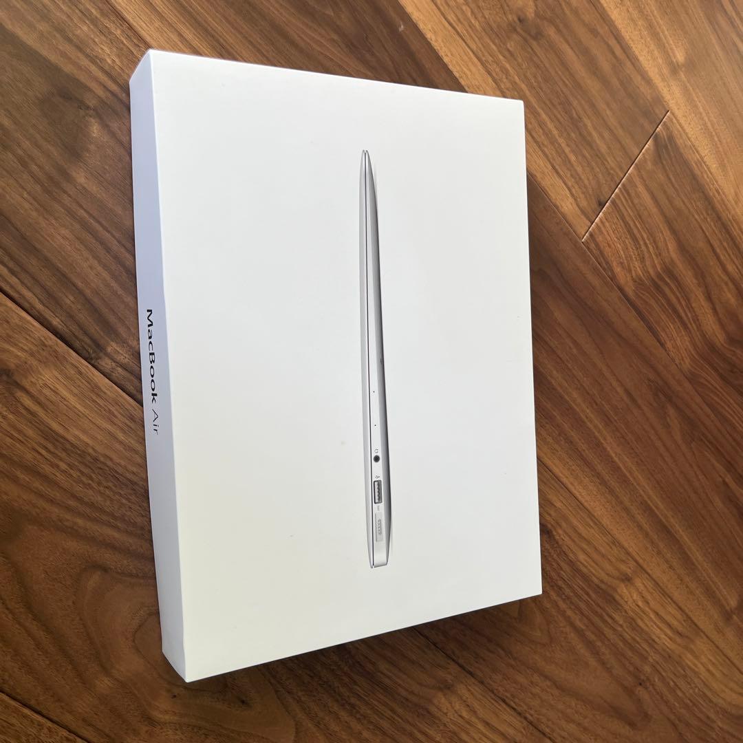 MacBook本体 MacBookAir (13-inch, Early 2014)