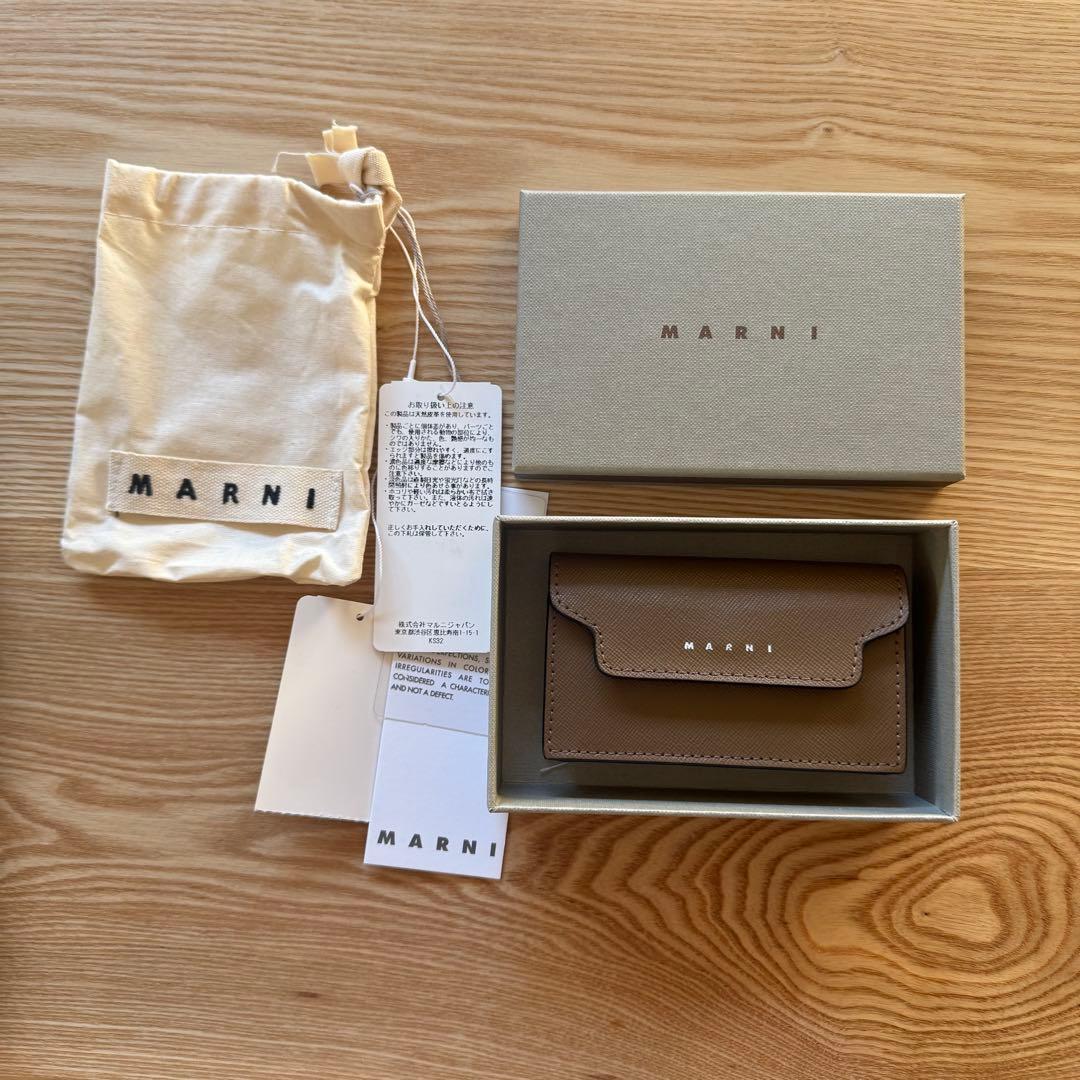 3月末までの出品！美品！公式販売終了カラー　マルニ　カードケース　名刺入れ