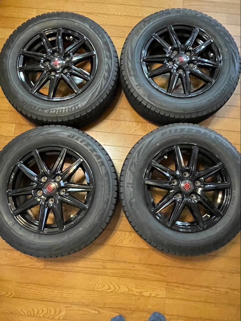 スタッドレスタイヤ、アルミホイール4本 15インチ