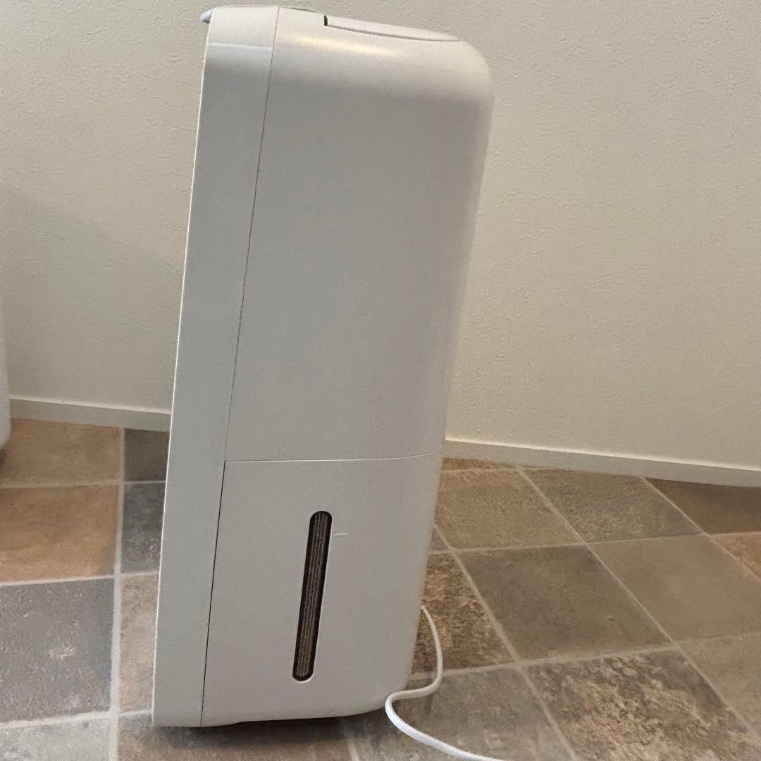 【美品】SHARP 除湿機 ホワイト CV-L71-W