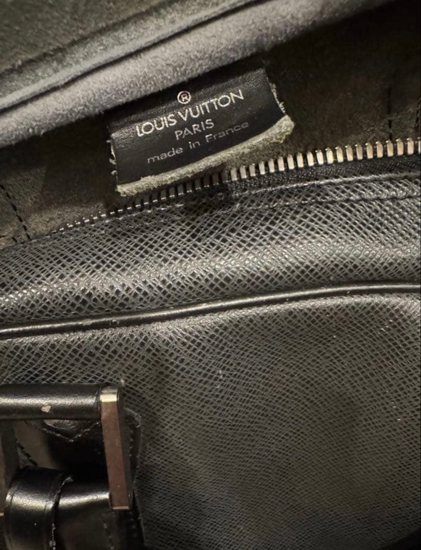 LUIS VUITTON タイガ　ケンダルPM