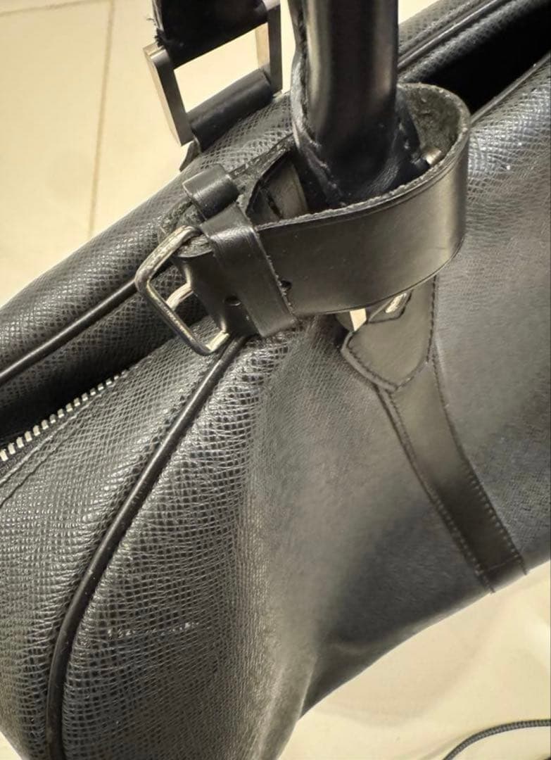 LUIS VUITTON タイガ　ケンダルPM