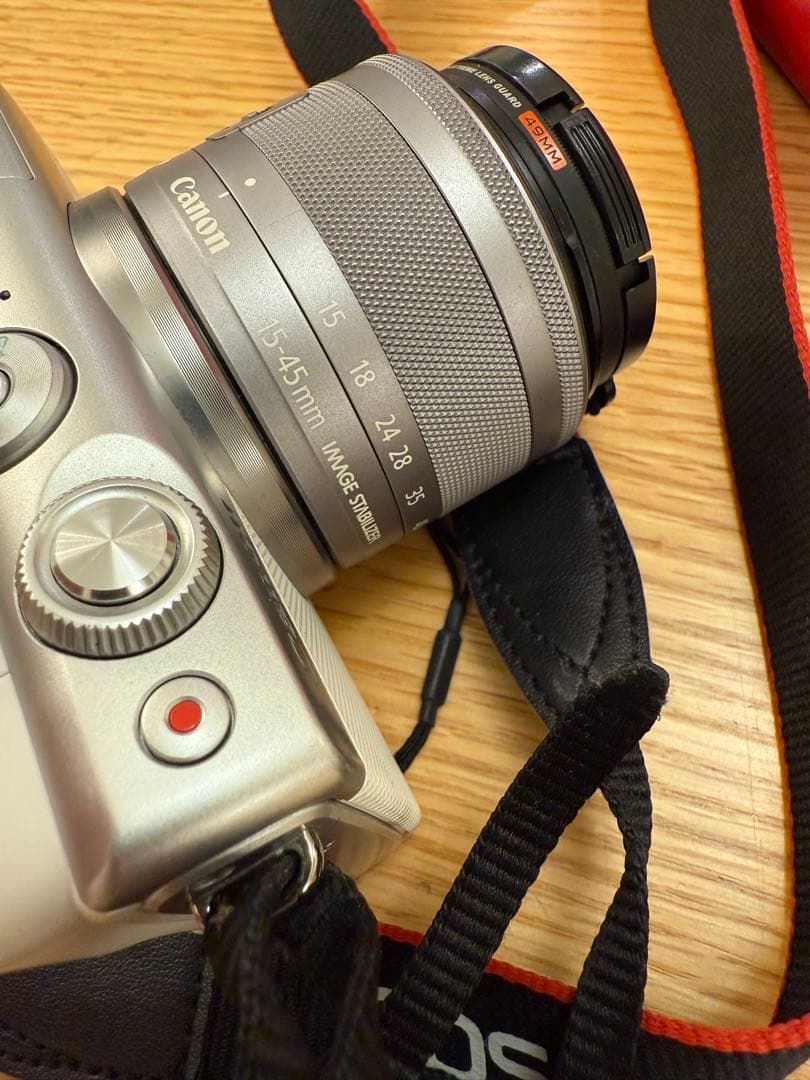 Canon EOS M100 シルバー 15-45mm