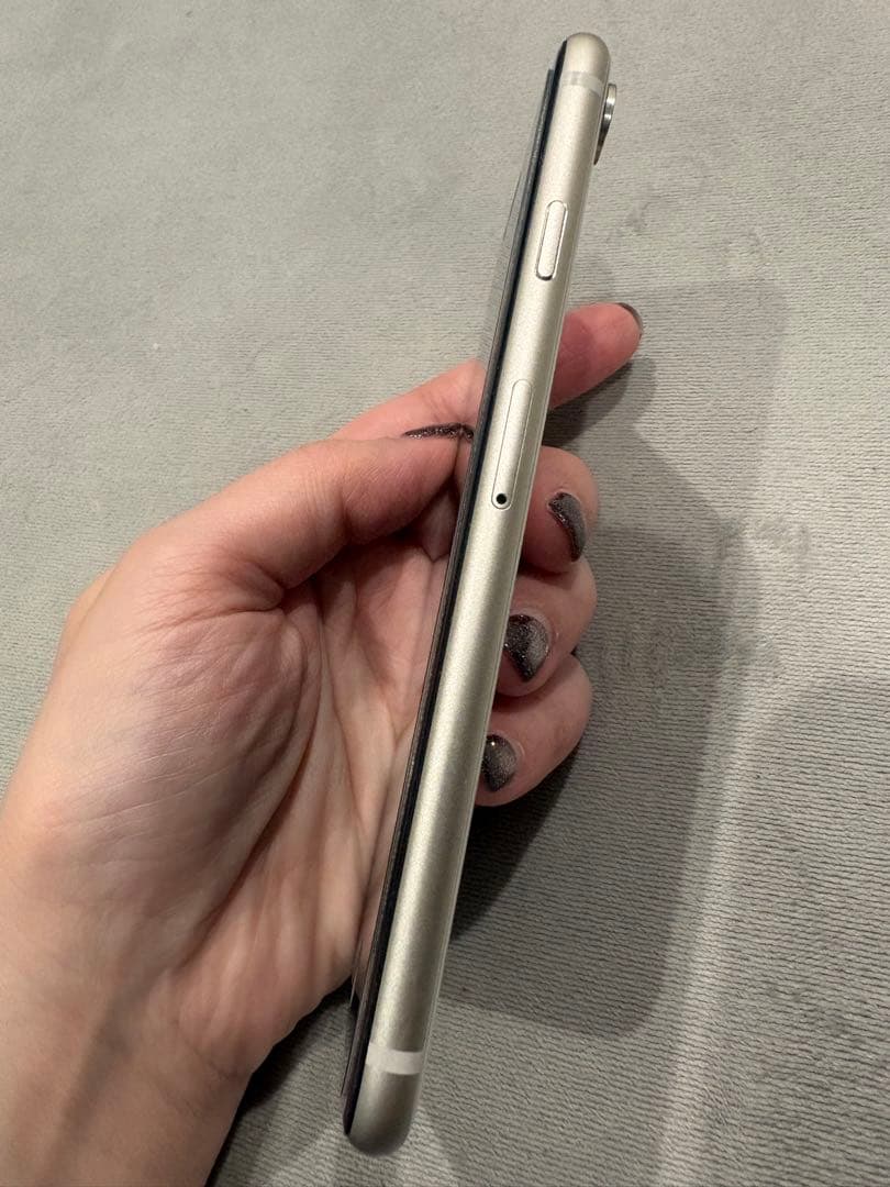 【美品】iPhone SE 第3世代 64GB simフリー