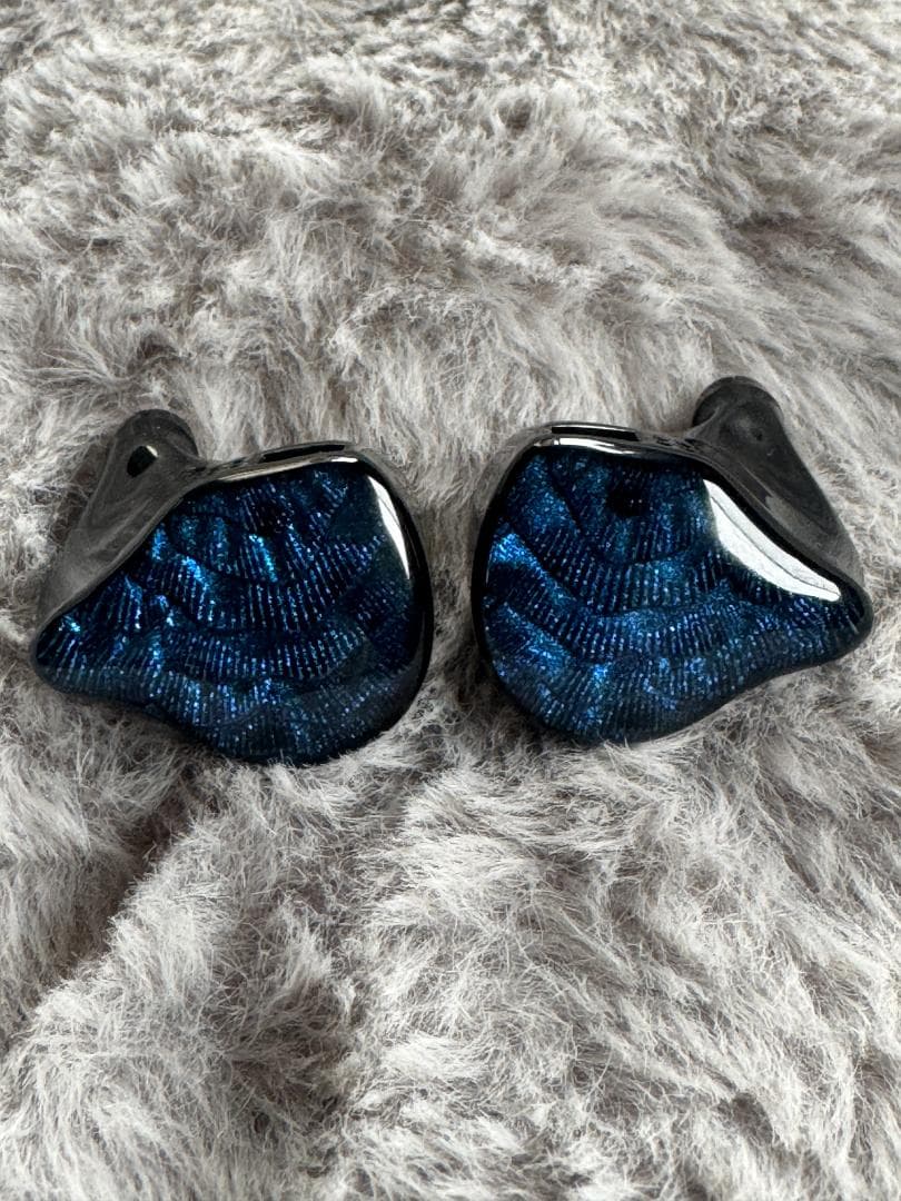 TRUTHEAR NOVA 極美品 使用時間少 ケーブル・イヤピースほぼ未使用