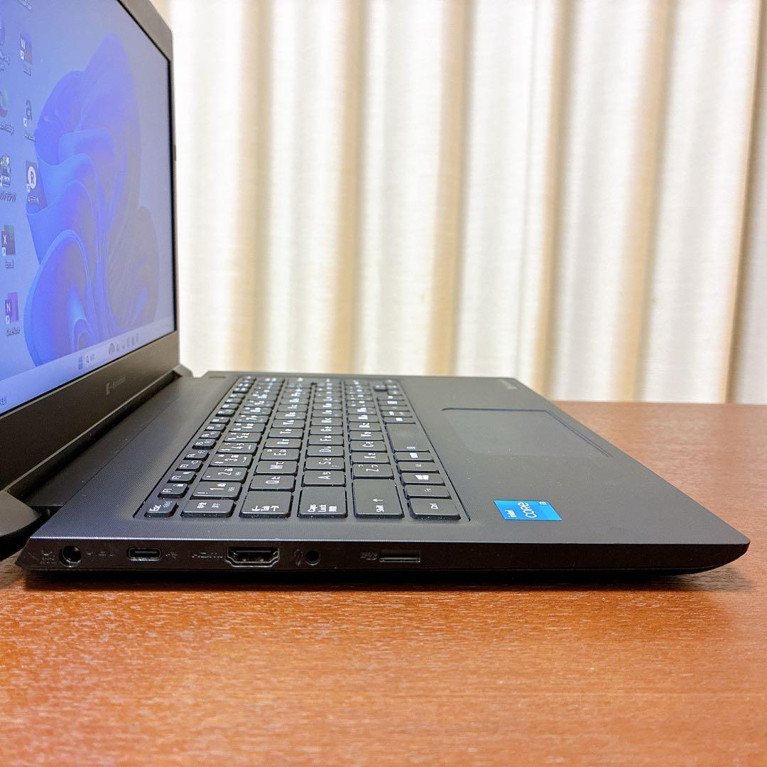 東芝/第11世代 /NVMeSSD256GB /Win11/カメラ