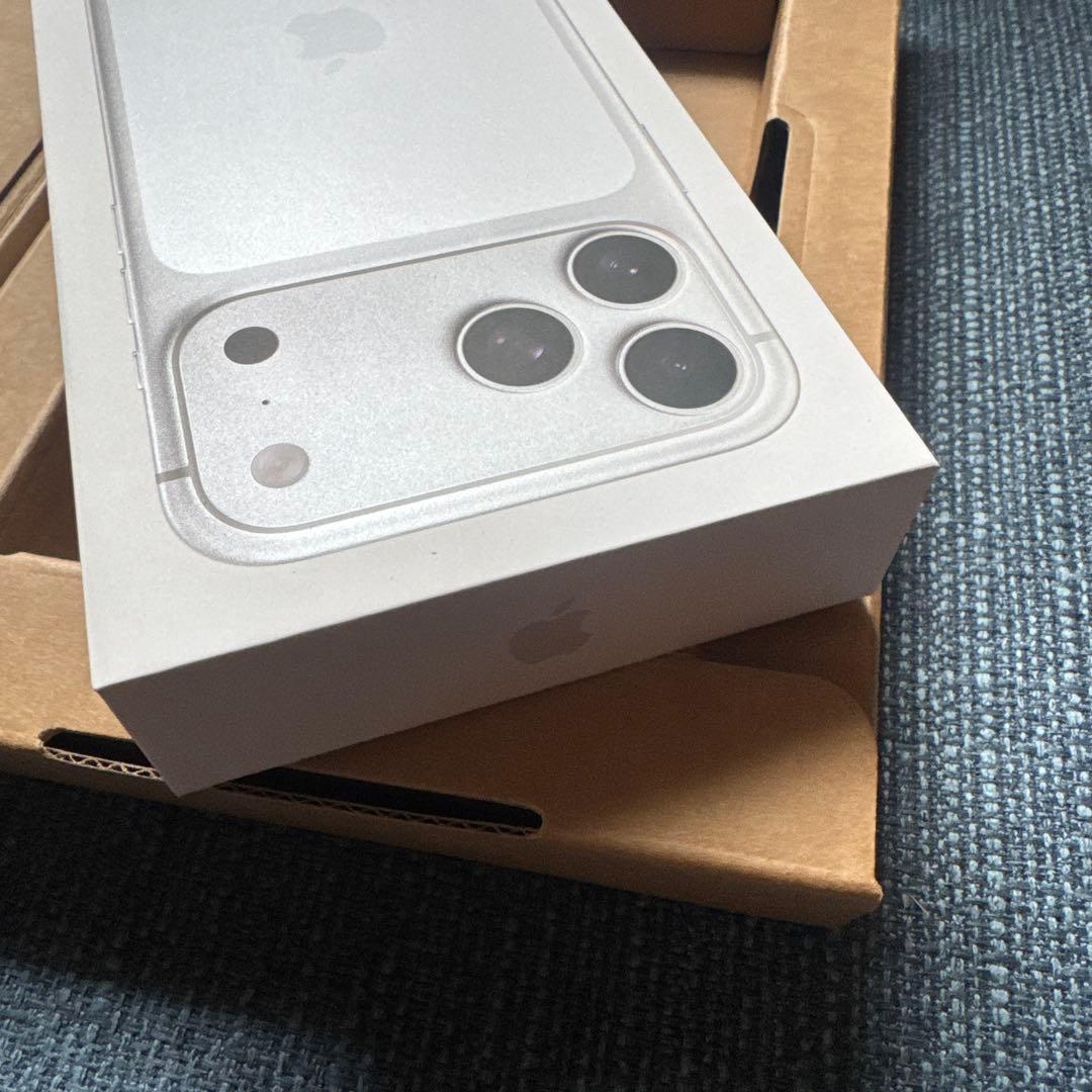 新品未開封　iPhone17 promax 256GB シルバー