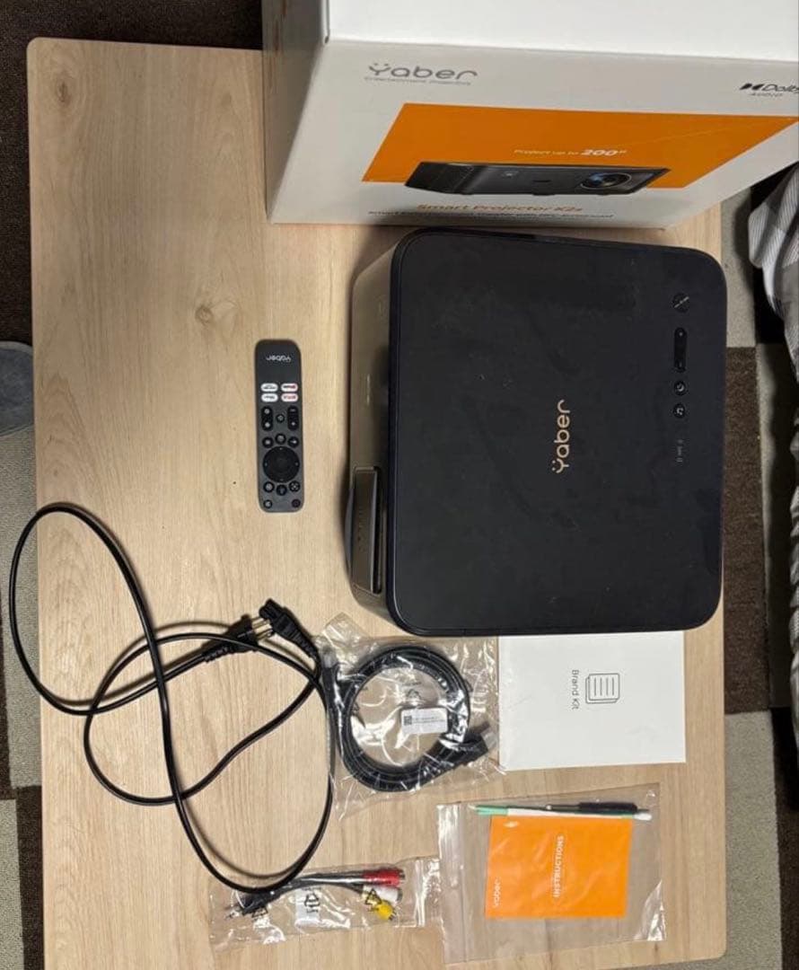 Yaber k2sプロジェクター JBLスピーカー内蔵