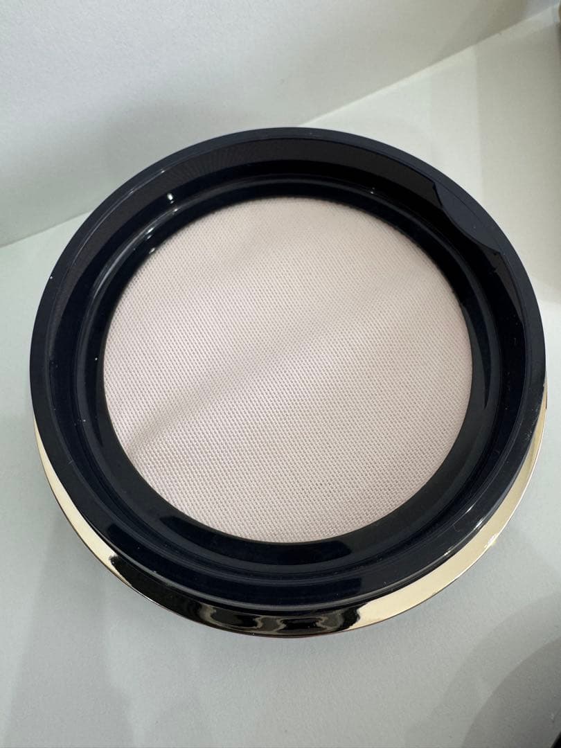 クレ・ド・ポーボーテプードルトランスパラントn Ꮇライト