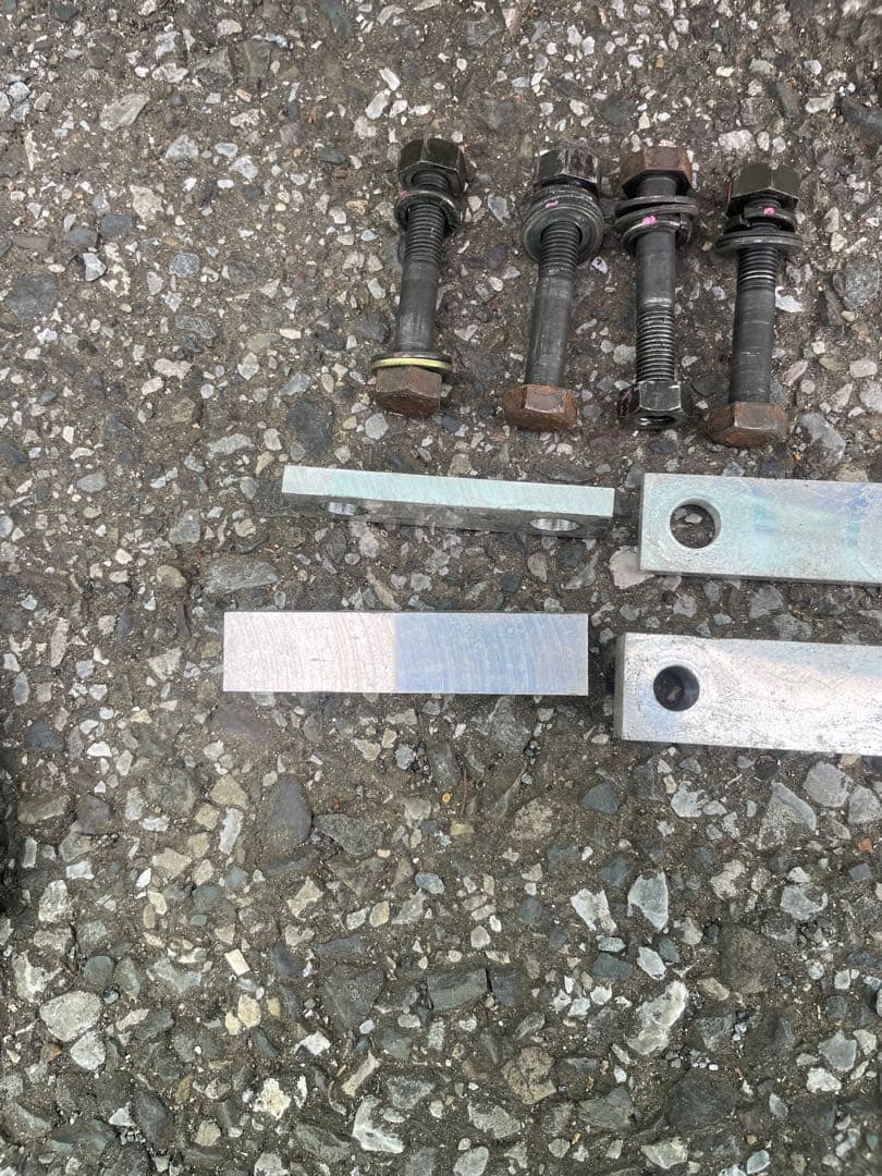 ハイエース200系　フロントダウンブロック　ジムインダストーリー製