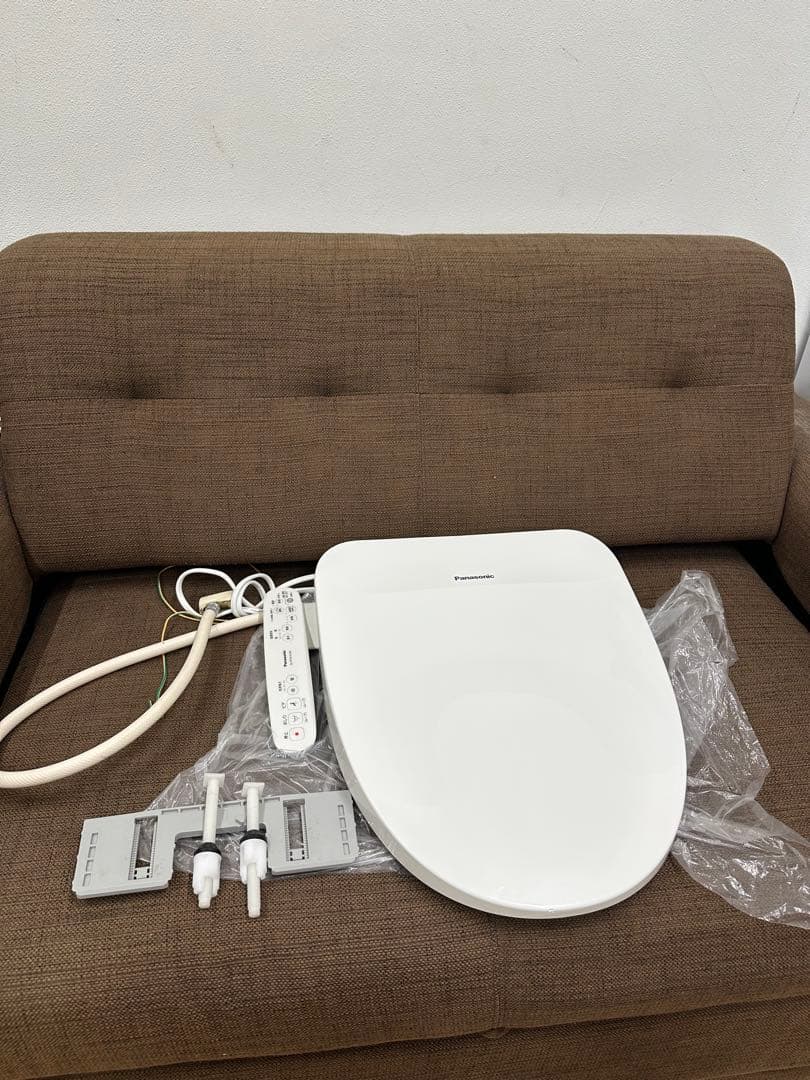 ⑤ Panasonic 温水便　便座　トワレDL-PSTK10-WS 24年製