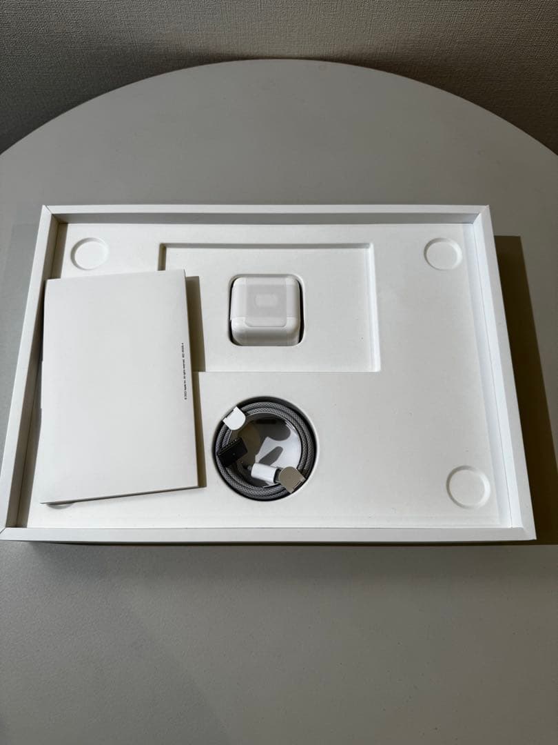 13インチ　M2 MacBook Air スペースグレイ