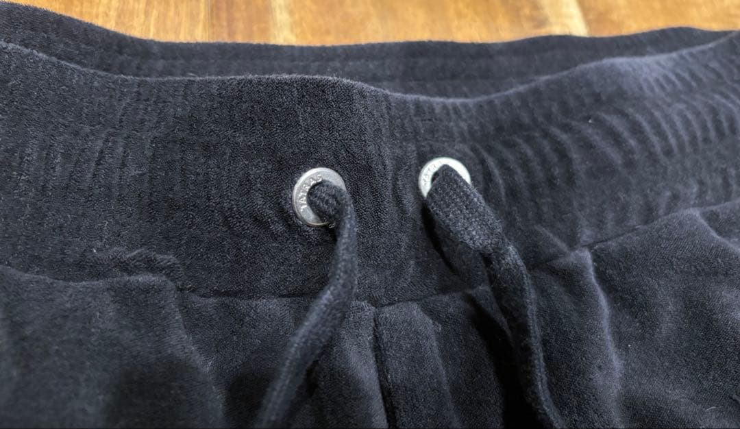 完売品TATRAS FUSSA メンズ ショートパンツ サイズ3 ブラック