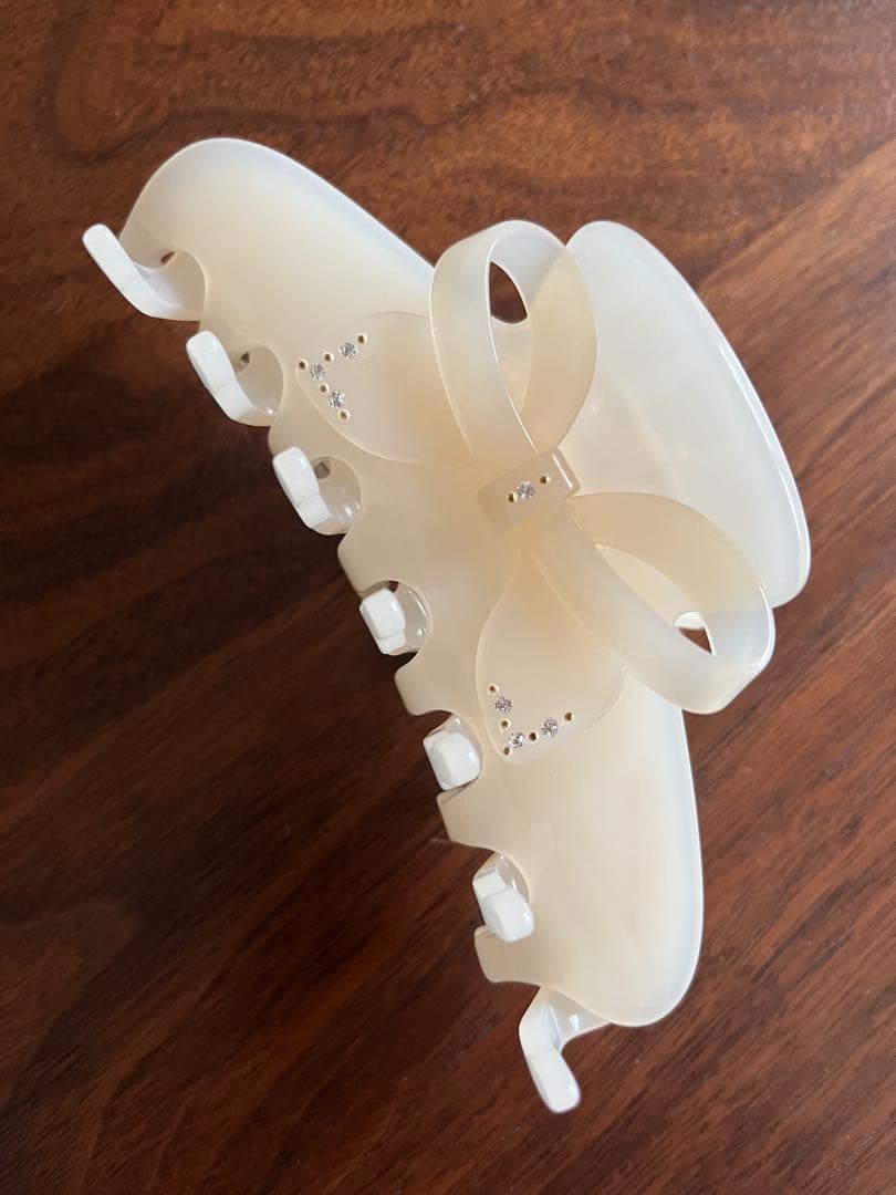 アレクサンドルドゥパリ♡2024未使用リボン付き乳白色ヘアクリップ