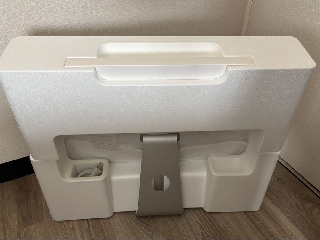 iMac Retina 4K 21.5インチ Late 2015