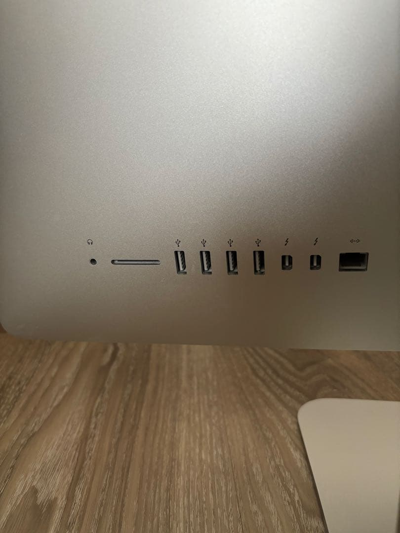 iMac Retina 4K 21.5インチ Late 2015