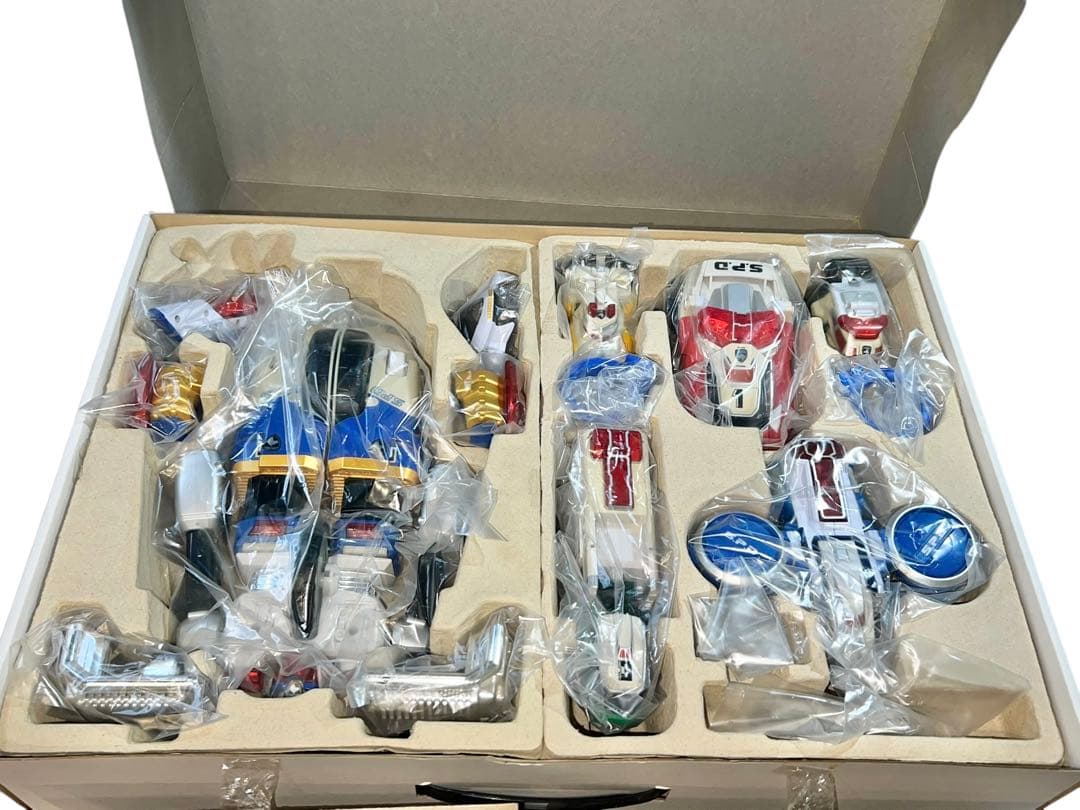 稀少品　DX超特捜合体 スーパーデカレンジャーロボ 特捜戦隊デカレンジャー