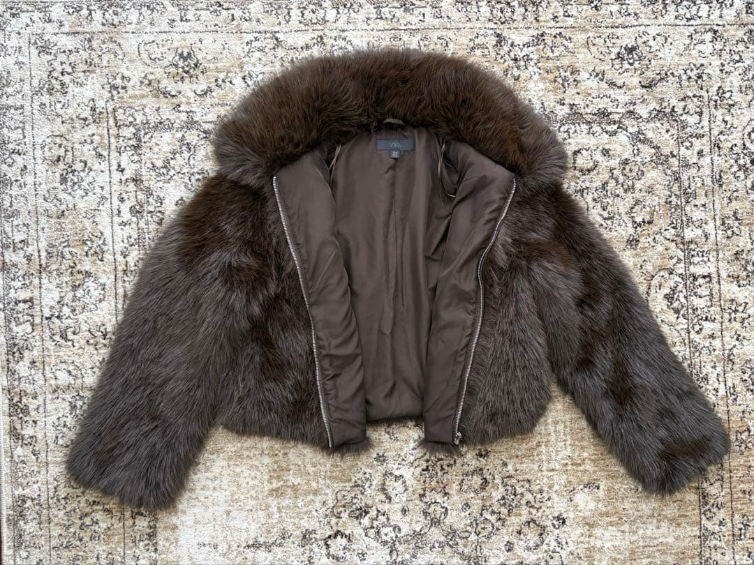 「ZARA」ダークブラウン フェイクファーショートコート