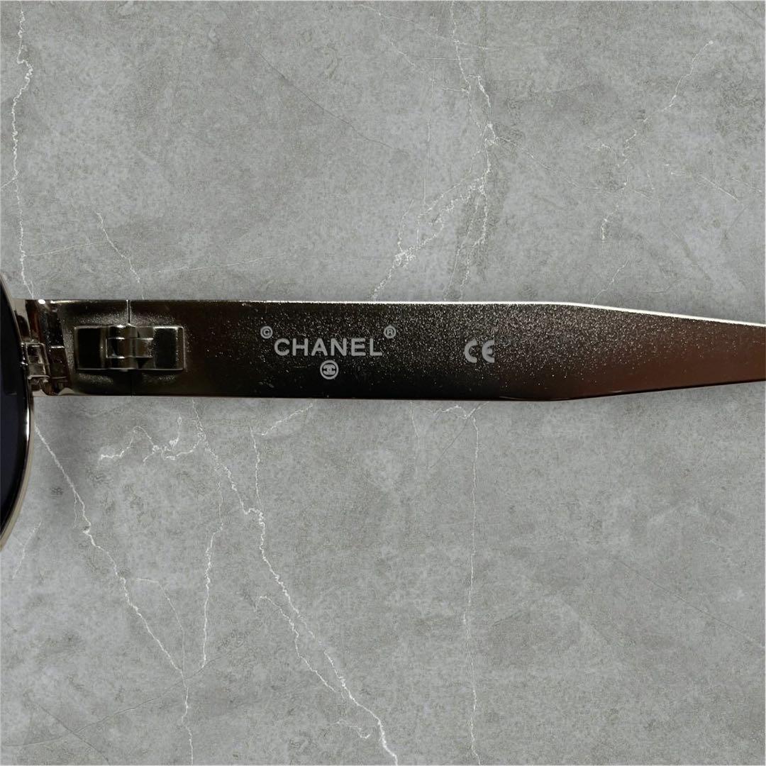 CHANEL サングラス オーバル型 ロゴ入り シルバーフレーム