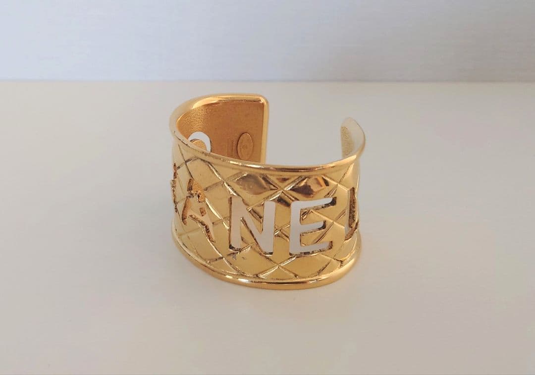 CHANEL シャネル ヴィンテージ ロゴ マトラッセ バングル ブレスレット