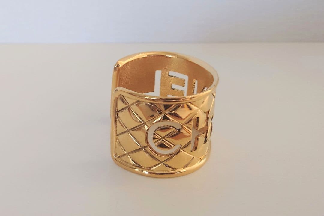 CHANEL シャネル ヴィンテージ ロゴ マトラッセ バングル ブレスレット