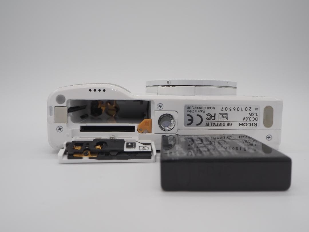 ■ほぼ新品■リコー RICOH GR Digital Ⅳ≪ショット数64回≫
