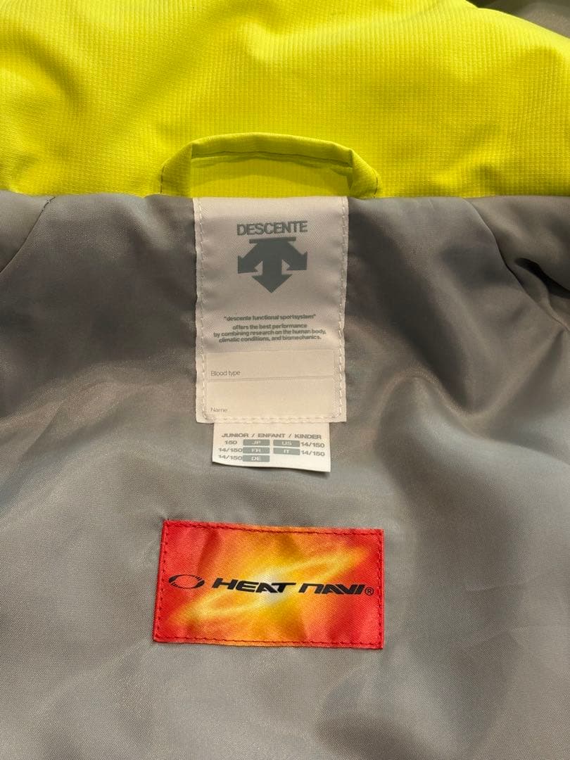 タグ付き未使用品⭐︎DESCENT⭐︎150 スキーウェア　ジャケットのみ　黄色　黒