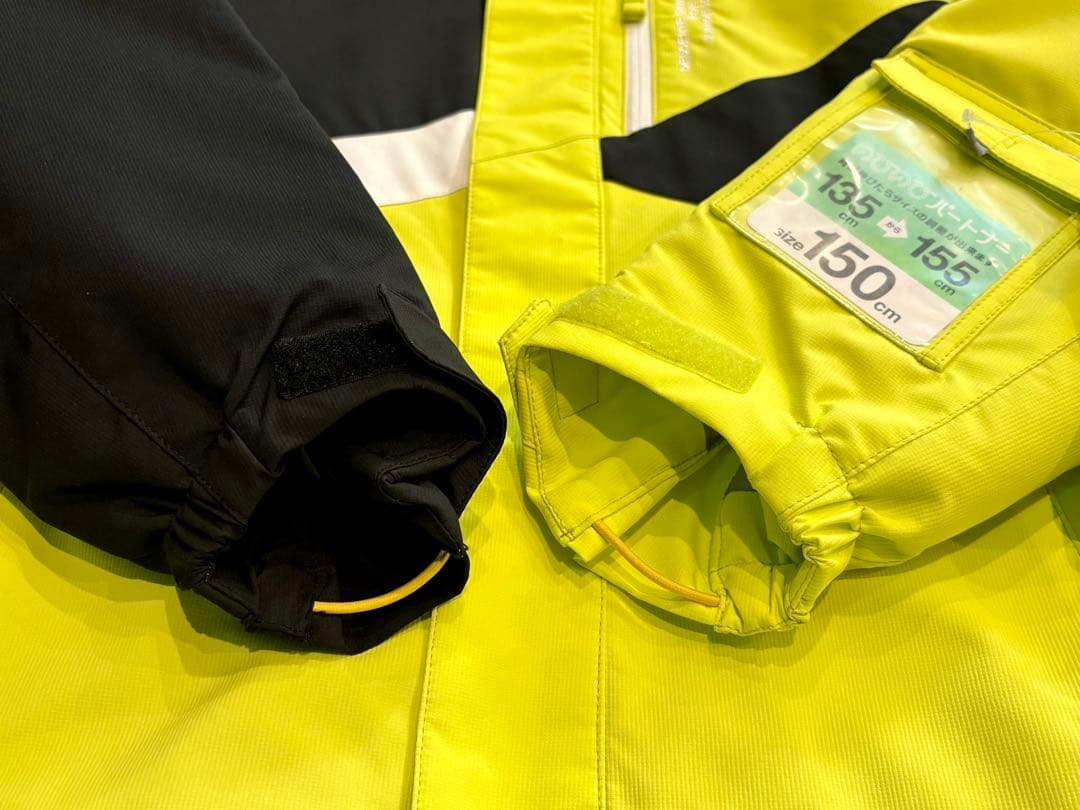 タグ付き未使用品⭐︎DESCENT⭐︎150 スキーウェア　ジャケットのみ　黄色　黒