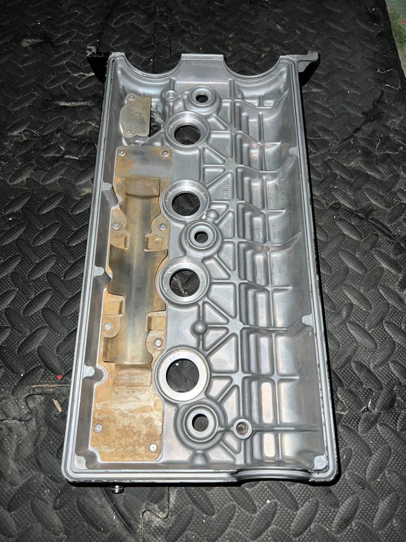 風*戸様 ae111 カムカバー　ヘッドカバー