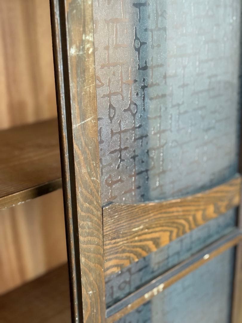 昭和の家具職人が作ったガラス扉の木製本棚 （引出し付き）