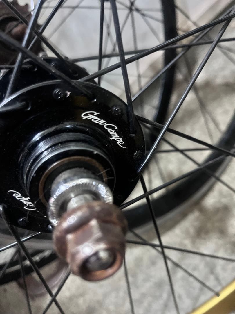 700cホイール　ピスト？