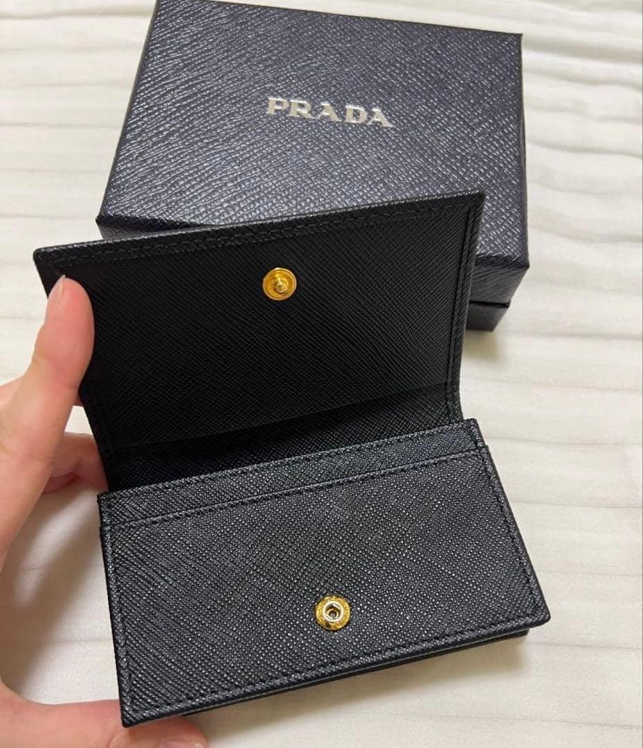 プラダ　名刺入れ　黒　サフィアーノ