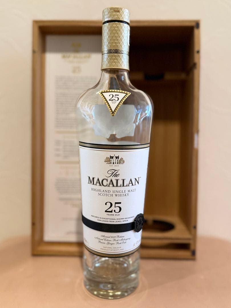 Macallan マッカラン 25年 空き瓶 木箱、(未洗浄)