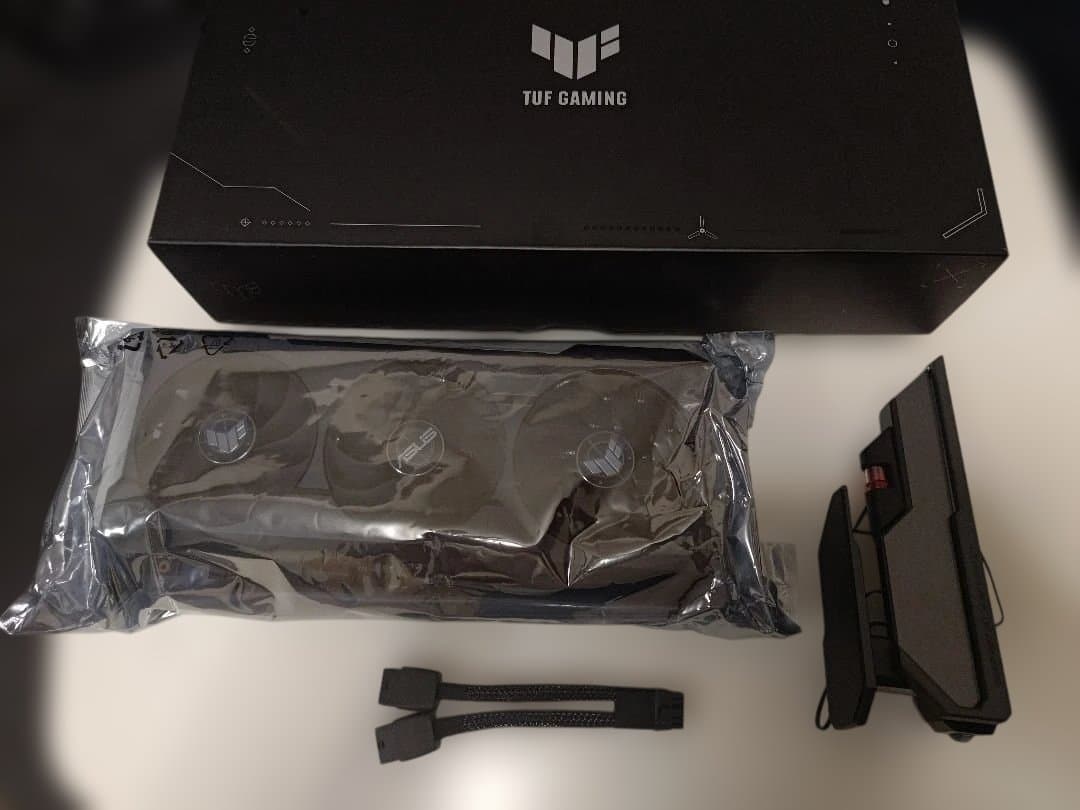 グラフィックボード・グラボ・ビデオカード ASUS TUF-RTX4070Ti-O12G-GAMING