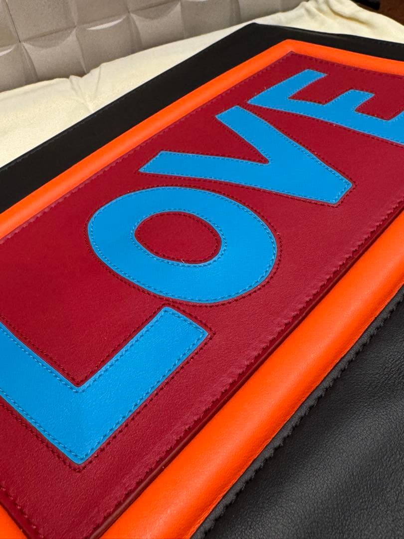 フェンディ ボキャブラリー LOVE ポーチ 小物入れ クラッチバッグ レザー