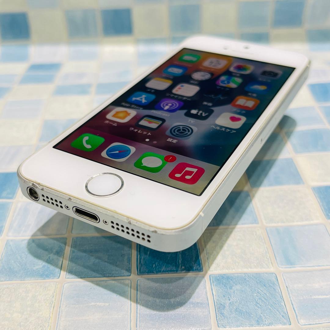 SIMフリー iPhoneSE 64GB シルバー 電池新品