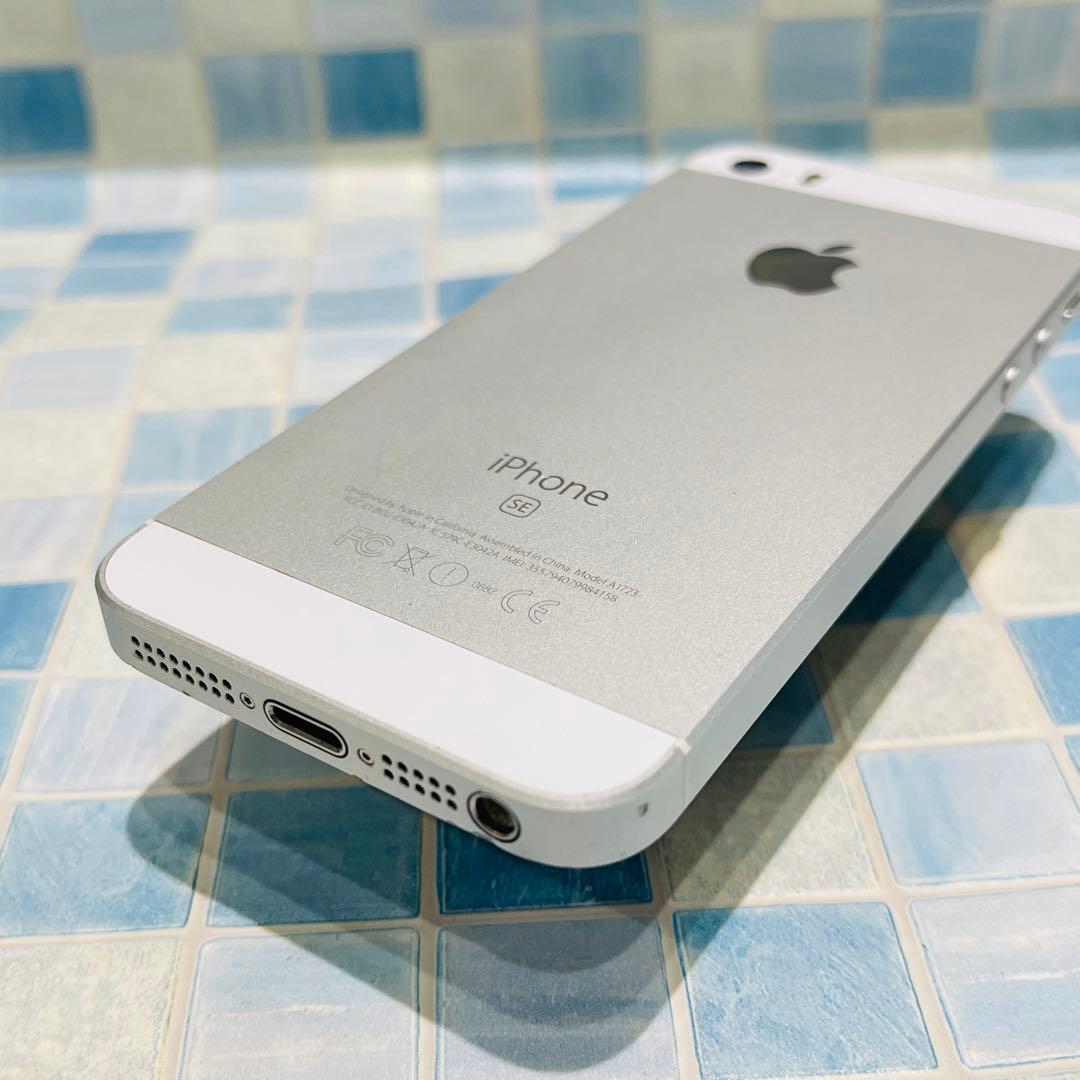 SIMフリー iPhoneSE 64GB シルバー 電池新品