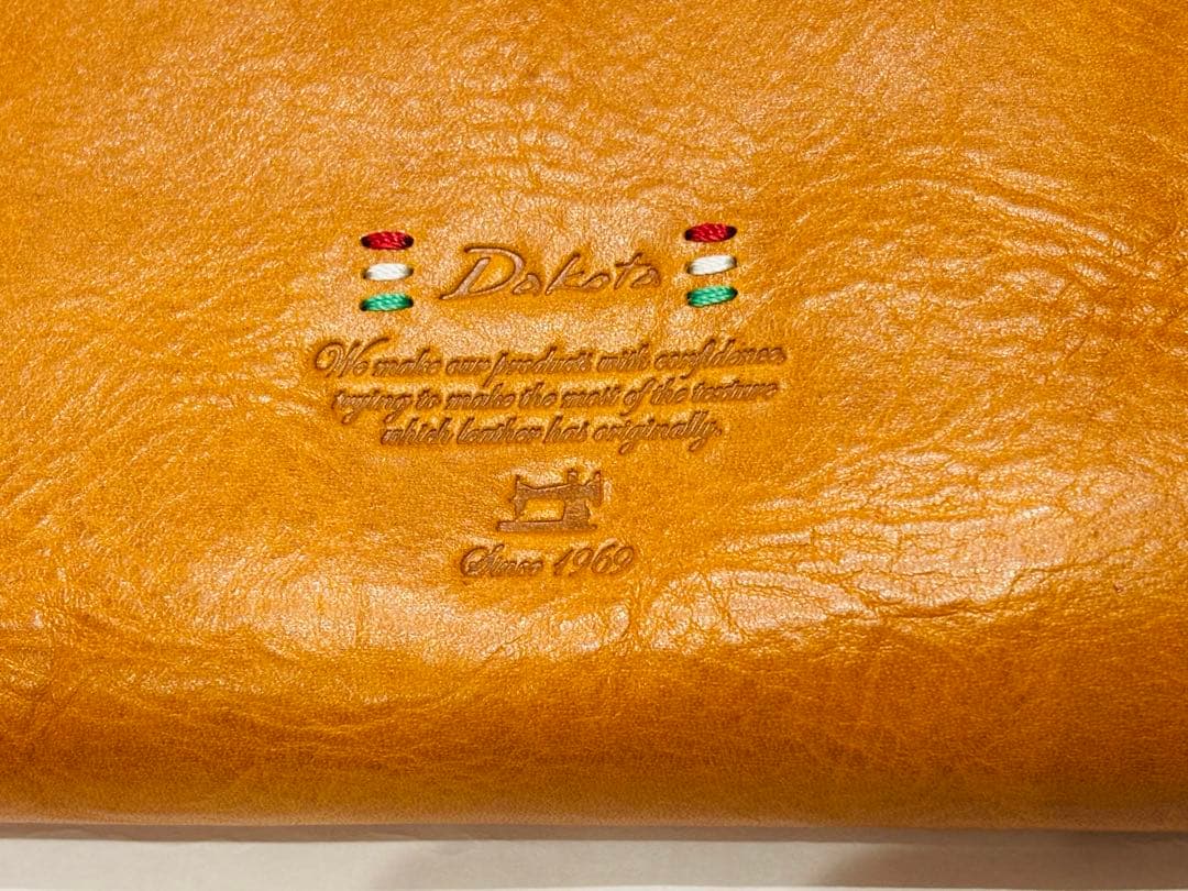 新品　ダコタ　長財布　トリコローレ　イタリア製牛革　通帳も入ります　マスタード