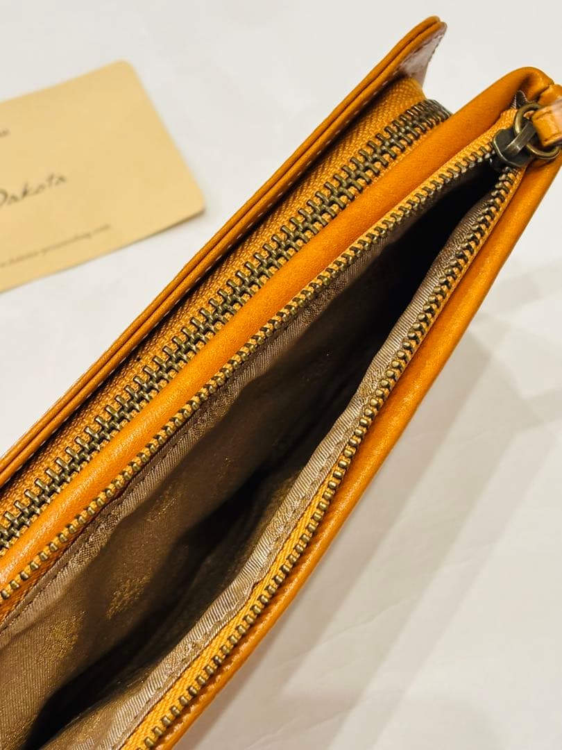 新品　ダコタ　長財布　トリコローレ　イタリア製牛革　通帳も入ります　マスタード