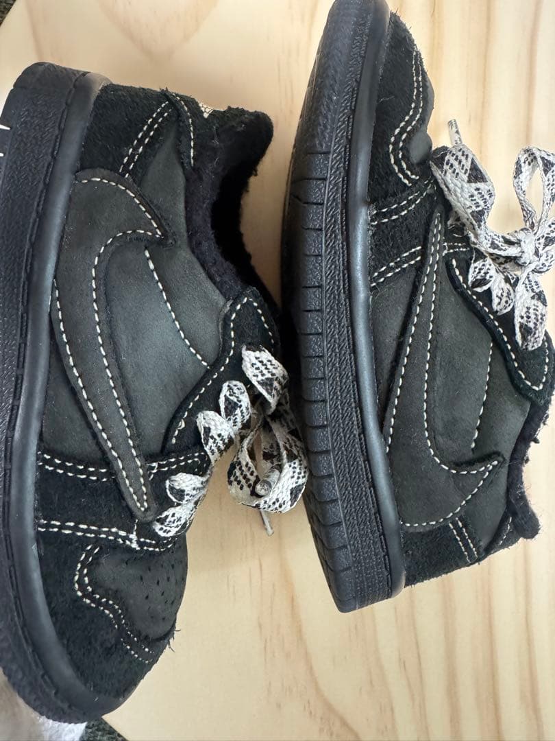 ナイキ トラヴィススコット エアジョーダン1 ロー (TD) ブラックファントム