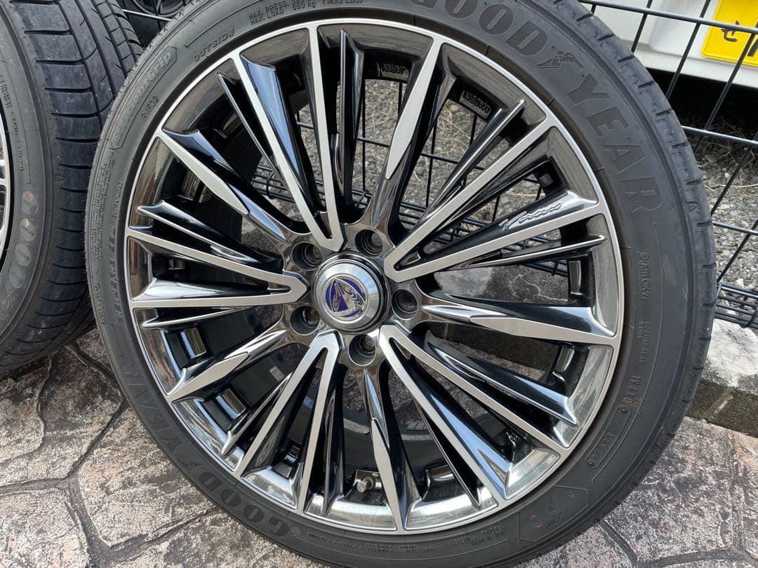 ①レイズ ベルサス ストラテジーア ヴォウジェ ノア ヴォクシー エスクァイア