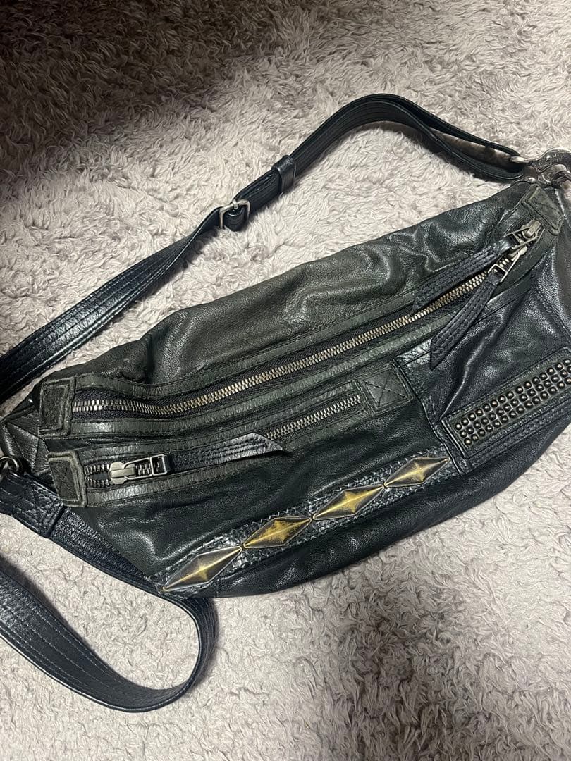 KMRii レザーショルダーバッグ　色落ちダメージあり