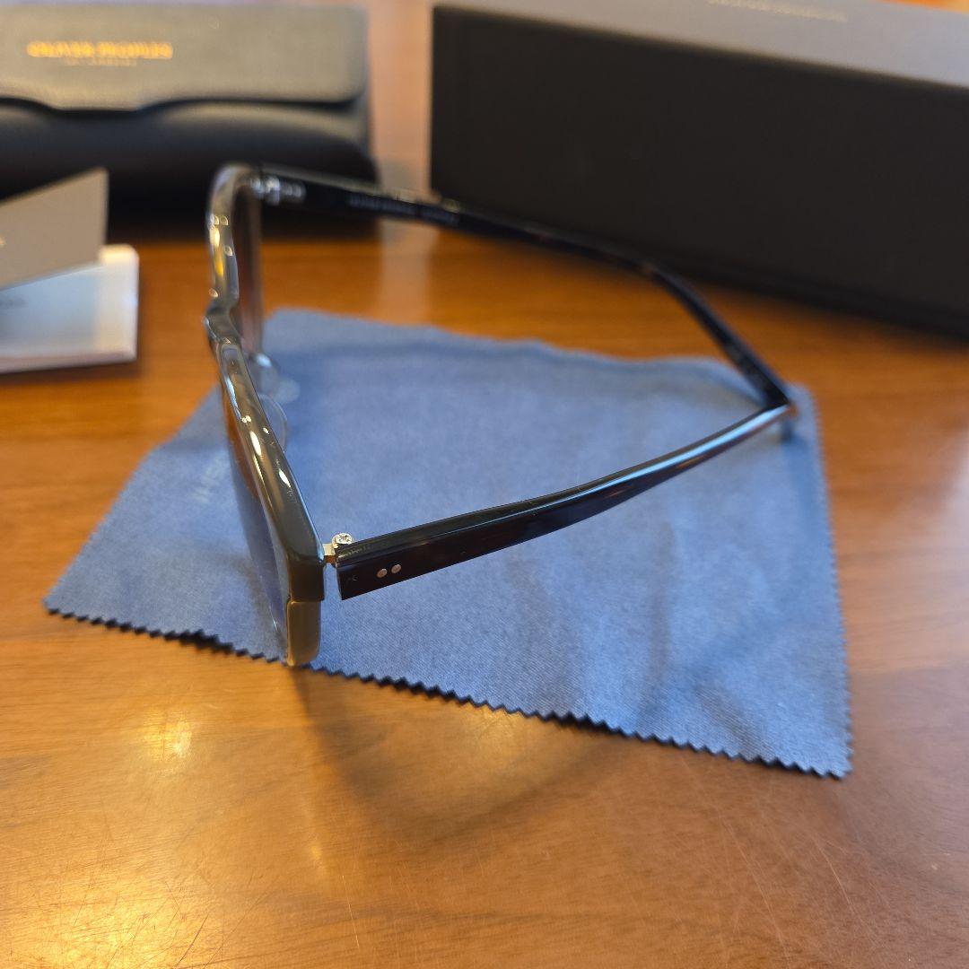 OLIVER PEOPLES サングラス caela